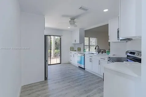 6893 SE Bunker Hill Drive Hobe Sound FL 33455