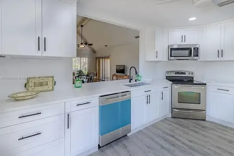 6893 SE Bunker Hill Drive Hobe Sound FL 33455