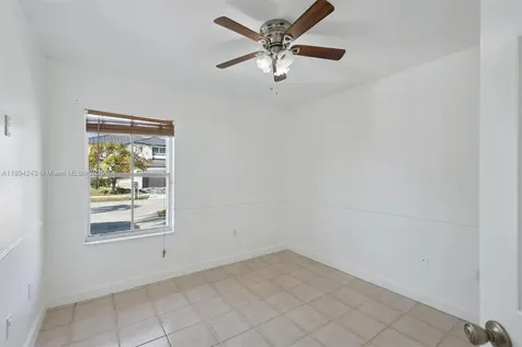 957 NW 132nd Avenue W Miami FL 33182