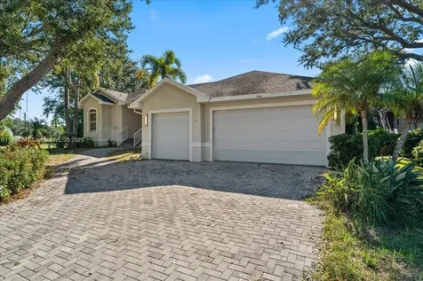 2706 Skimmer Point Drive S Gulfport St Petersburg FL 33707