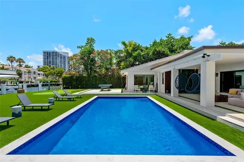 207 Holiday Drive Hallandale Beach FL 33009