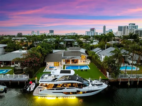 207 Holiday Drive Hallandale Beach FL 33009