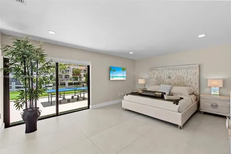 207 Holiday Drive Hallandale Beach FL 33009