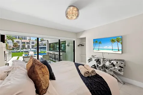 207 Holiday Drive Hallandale Beach FL 33009