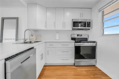 16400 NE 17th Avenue North Miami Beach FL 33162