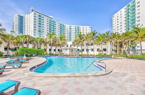 3901 S Ocean Drive Hollywood FL 33019