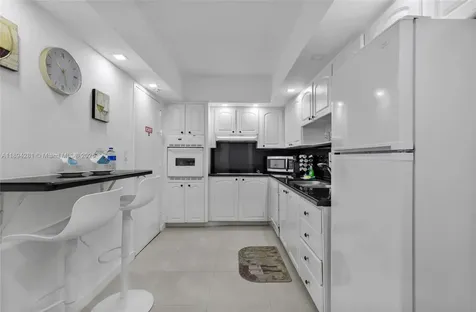 3901 S Ocean Drive Hollywood FL 33019