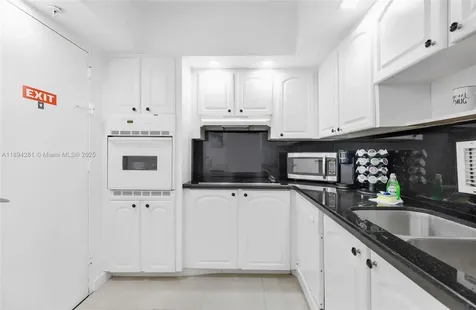 3901 S Ocean Drive Hollywood FL 33019