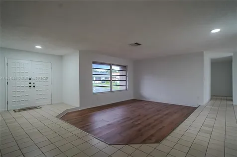 9744 SW 4th Terrace Miami FL 33174