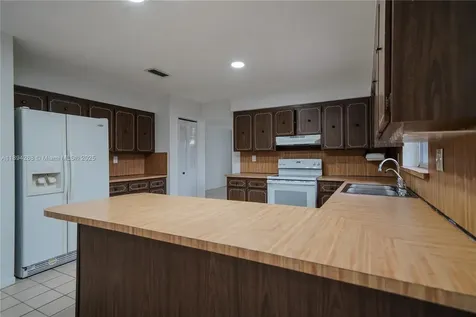 9744 SW 4th Terrace Miami FL 33174