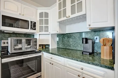 5601 Collins Avenue Miami Beach FL 33140