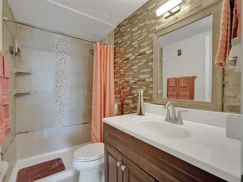 5601 Collins Avenue Miami Beach FL 33140