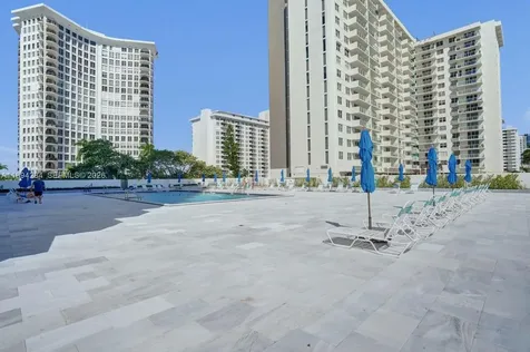 5601 Collins Avenue Miami Beach FL 33140