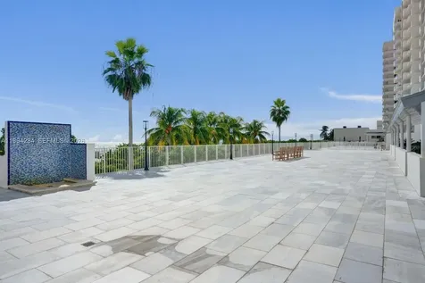 5601 Collins Avenue Miami Beach FL 33140