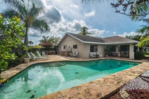 5601 Collins Avenue Miami Beach FL 33140