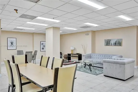 5601 Collins Avenue Miami Beach FL 33140