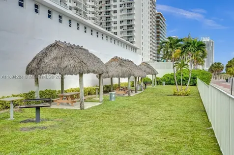5601 Collins Avenue Miami Beach FL 33140