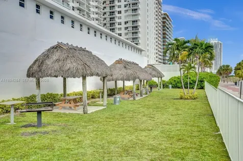 5601 Collins Avenue Miami Beach FL 33140
