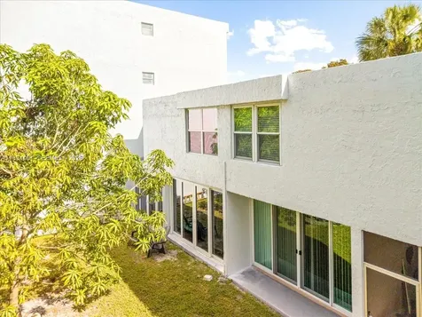 9450 Live Oak Place Davie FL 33324