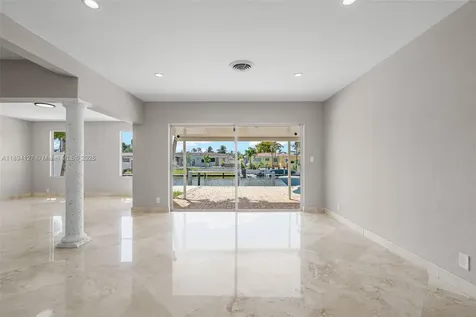 230 SE 9th Street Pompano Beach FL 33060