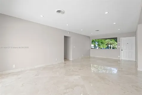 230 SE 9th Street Pompano Beach FL 33060