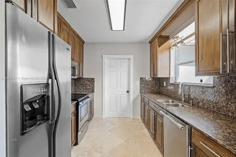 230 SE 9th Street Pompano Beach FL 33060