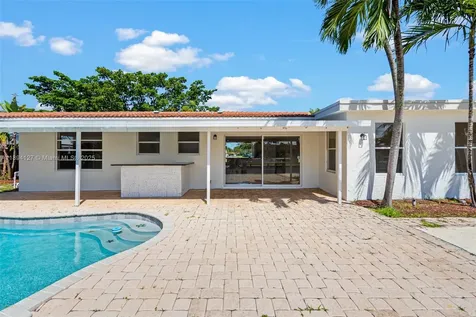 230 SE 9th Street Pompano Beach FL 33060