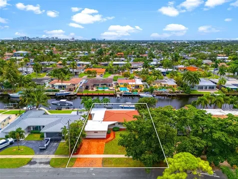 230 SE 9th Street Pompano Beach FL 33060