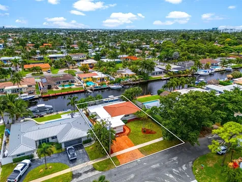 230 SE 9th Street Pompano Beach FL 33060
