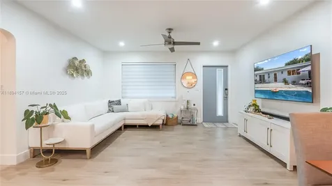 1015 NE 119th Street North Miami FL 33161