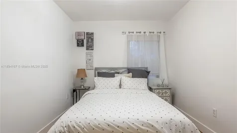 1015 NE 119th Street North Miami FL 33161