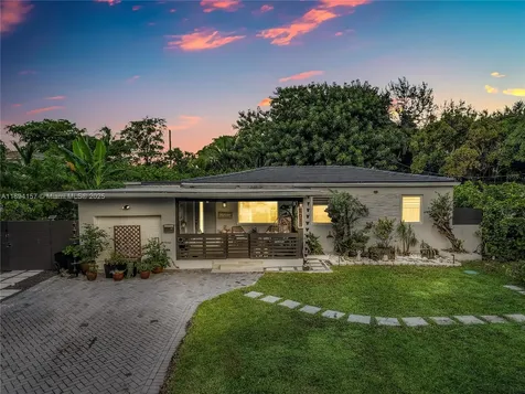 1015 NE 119th Street North Miami FL 33161