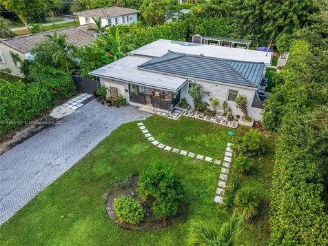 1015 NE 119th Street North Miami FL 33161