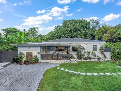 1015 NE 119th Street North Miami FL 33161