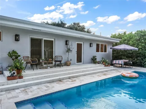 1015 NE 119th Street North Miami FL 33161