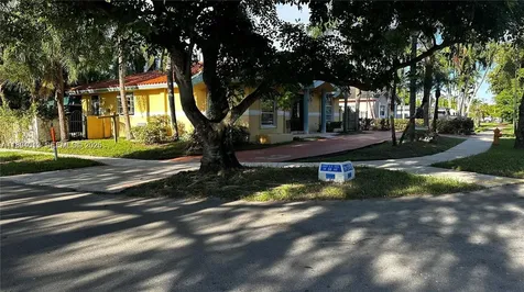 6391 SW 20th Street West Miami FL 33155