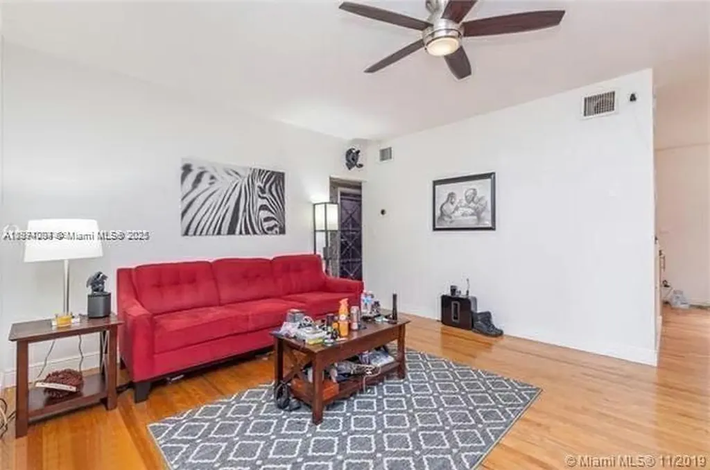 1025 NE 17th Way Fort Lauderdale FL 33304