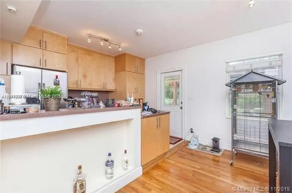 1025 NE 17th Way Fort Lauderdale FL 33304