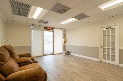 1901 NW 7th Street Miami FL 33125