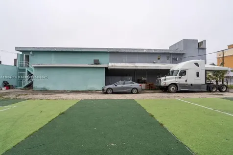 1901 NW 7th Street Miami FL 33125