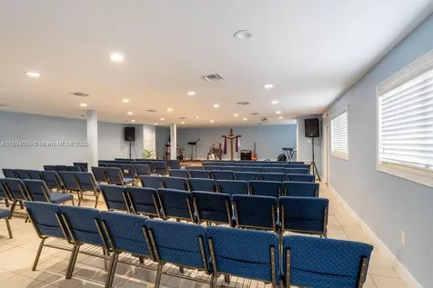 1901 NW 7th Street Miami FL 33125