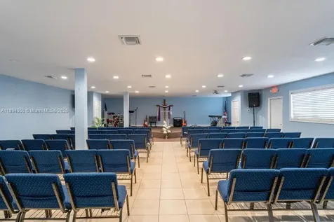 1901 NW 7th Street Miami FL 33125