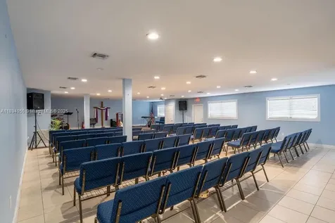 1901 NW 7th Street Miami FL 33125