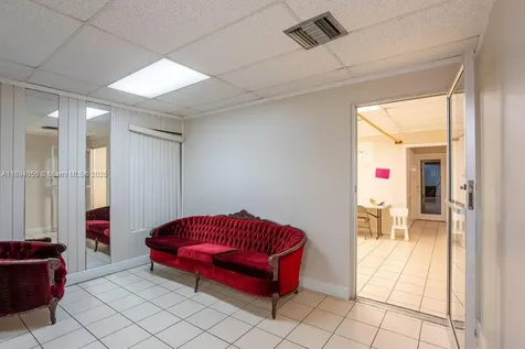 1901 NW 7th Street Miami FL 33125