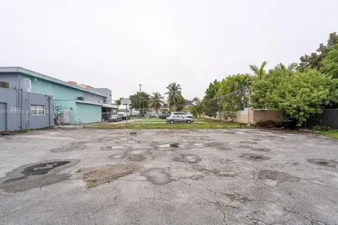 1901 NW 7th Street Miami FL 33125