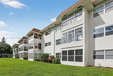4706 NW 36th Street Lauderdale Lakes FL 33319