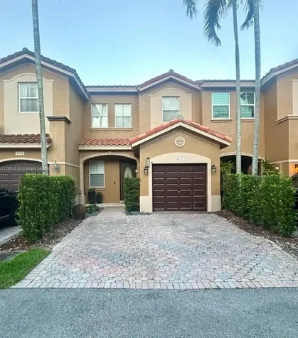 8922 SW 108th Place Miami FL 33176