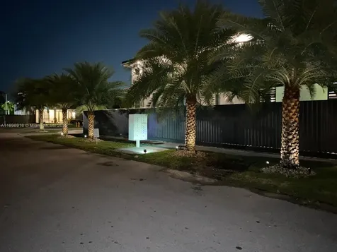 14856 SW 27th Terrace Miami FL 33185