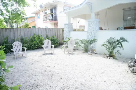 1274 SW 5 Street Miami FL 33135