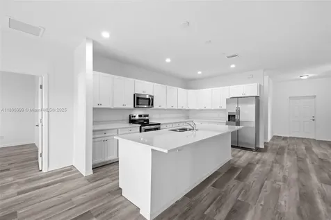 2518 NW 10th Terrace Cape Coral FL 33993